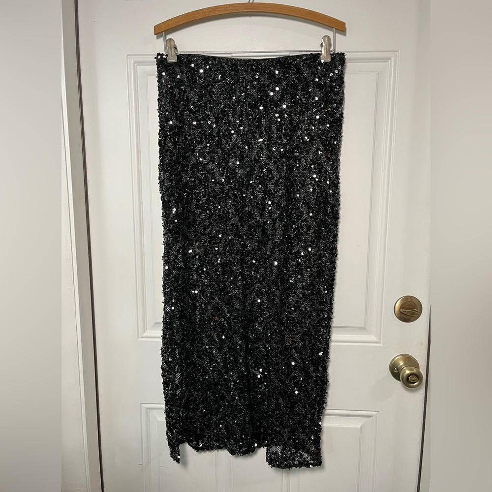 H&M Black Midi Sequined Skirt